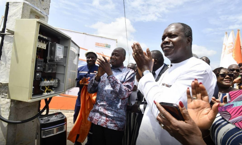 Photo of Electricité : le Premier Ministre Amadou Gon Coulibaly met sous tension le village de Guianpleu