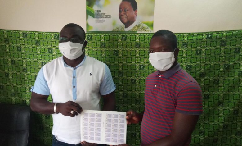 Photo of Bouaké : Enrôlement N’Guessan Lambert, délégué-communal PDCI-RDA offre 1500 timbres aux militants