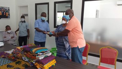 Photo of Fête des mères: Le candidat Sory Diabaté ” gâte” les femmes des présidents de clubs