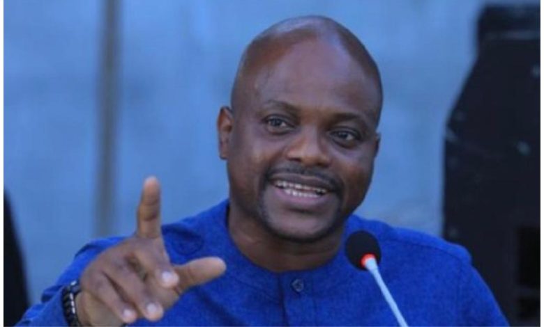 Photo of Législatives 2021 au Plateau- Comment Sawegnon fait de la pédagogie avec ses partisans