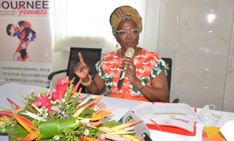 Photo of Sénat – Mariam Dao Gabala au personnel féminin : “Portez le Sénat plus haut”