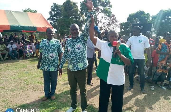 Photo of Législatives 2021 à Gonaté, Bédiala et Gadouan- Léopoldine Tiézan Coffie aux populations : “Aucune voix des Baoulé ne doit aller ailleurs”
