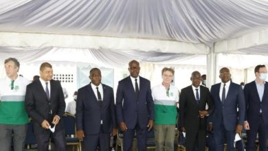 Photo of Transformation de caoutchouc- Kobenan Kouassi Adjoumani aux responsables de la SAPH : « Votre vision en parfaite harmonie avec la politique de développement du gouvernement justifie la construction de l’usine de Soubré »