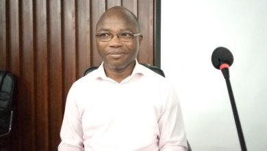 Photo of Vaccin AstraZeneca contre la Covid-19 – Koné Hamidou, expert en pharmacovigilance des vaccins : “La seule solution pour nous aujourd’hui, c’est le vaccin”