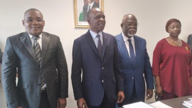 Photo of Après avoir reçu les charges des affaires maritimes de Philippe Légré : Amadou Koné s’engage à lutter contre la contrebande et la navigation sauvage dans les eaux ivoiriennes