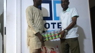Photo of Ramadan 2021 La Première dame offre des vivres à L’Intelligent d’Abidjan