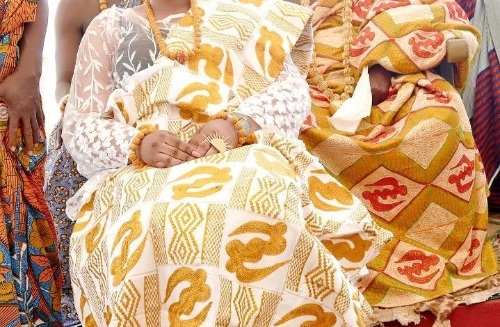 Photo of Intronisée Reine mère du Sanwi – L’Honorable Naya Jarvis Zamblé : “Un honneur qui touche les jeunes et les femmes de notre pays”