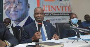 En Côte d'Ivoire, 1500 personnes meurent chaque année dans des accidents, selon le ministre des Transports, Amadou Koné.