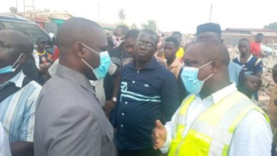Photo of Daloa Le maire Gbeuly Stéphane et le préfet visitent les travaux de construction du grand marché
