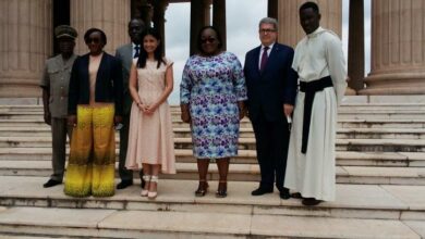 Photo of Yamoussoukro – En visite à la basilique notre dame de la paix   La  Première dame malgache, Ouloto et Mme Patrick Achi prient pour la paix en Côte d’Ivoire et en Madagascar