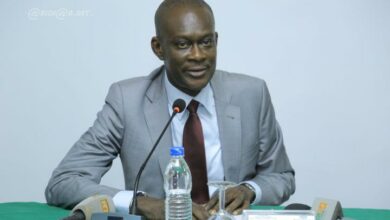 Photo of Adama Sall, directeur de cabinet du ministre Moussa Sanogo aux syndicats des Impôts : “Evitez de mettre sur la place publique vos avantages”