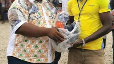 Photo of Bouaké Kaba Ibrahima sensibilise les conducteurs des taxis-motos sur le port de casque