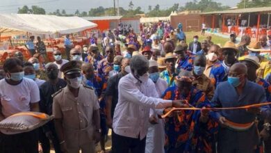 Photo of Inauguration d’infrastructures à Anyama Mambé exhorte les populations à l’unité et à la paix