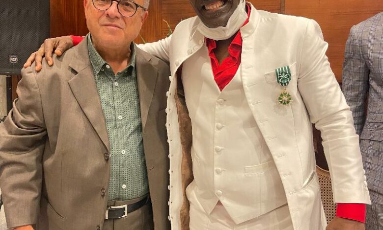 Photo of Arts et lettres- Elevé par la France au grade de Commandeur Les témoignages d’Alpha Blondy sur son enfance et ses liens avec la France