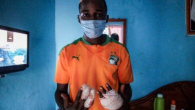 Photo of Faits divers/Yopougon-Gesco 7 gangsters font un blessé grave, emportent des marchandises de 4 millions et 500mille francs