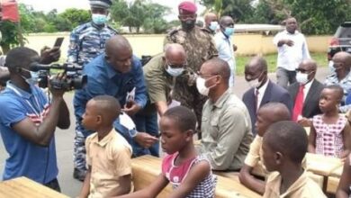 Photo of Sakassou – Sidi Touré offre 1.500 table-bancs aux écoles primaires publiques du département