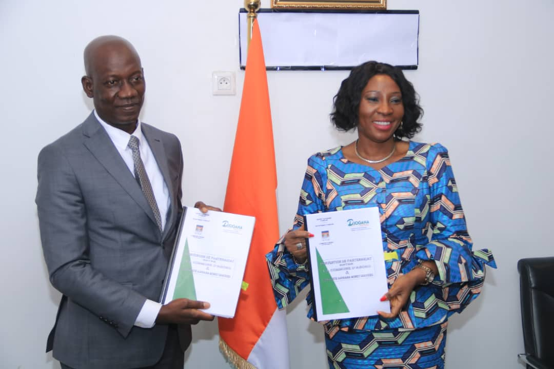 La mairie d’Abobo a signé une convention de partenariat avec une structure pour le recouvrement des recettes communales le jeudi 28 octobre