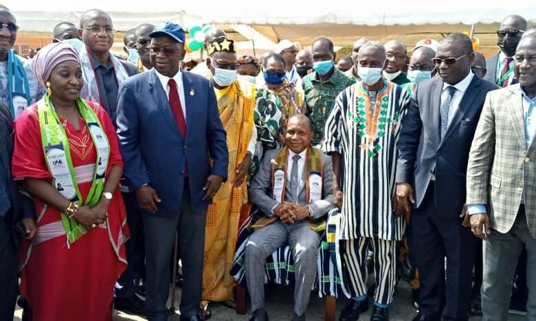 Photo of District de la Vallée de Bandama – Jeannot Kouadio Ahoussou appelle les populations à l’unité et solidarité autour de Jean Claude Kouassi