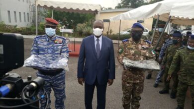 Photo of Le Ministre de la défense remet du matériel à l’armée, la réaction du chef d’État major (Côte d’Ivoire)
