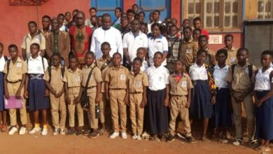 Photo of Bouaké – Touré Souleymane sensibilise les élèves sur les valeurs du civisme et la non-violence