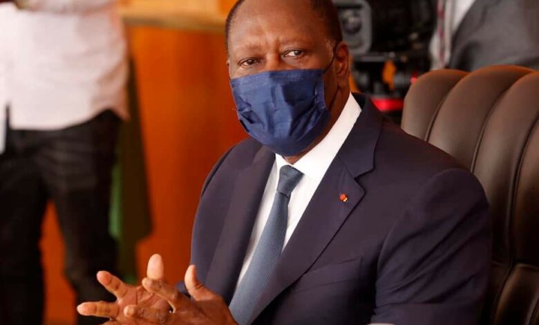 Photo of Alassane Ouattara, devant le gouvernement : « Je suis sûr que ce sera une très bonne année (…), le Corona est en train de partir … »