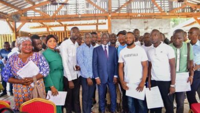Photo of Adama Bictogo à 53 jeunes dont les projets sont financés : « Vous devez être une locomotive pour permettre aux autres d’en bénéficier »