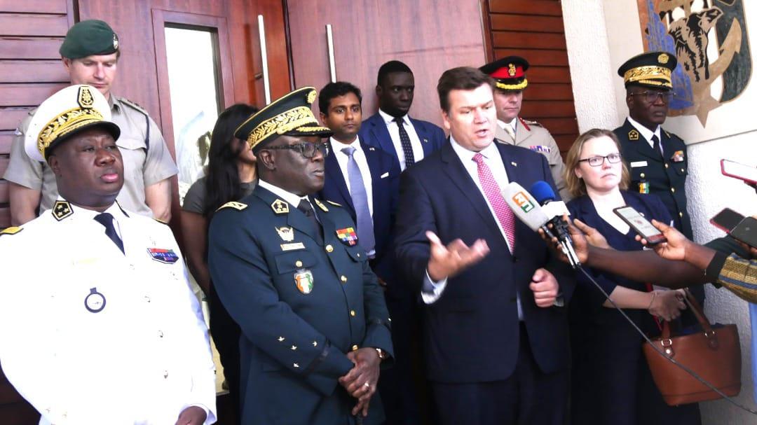 Le Général de Corps d’Armée, Lassina Doumbia, Chef d’État-Major Général des Armées a accordé une audience au ministre britannique des Forces