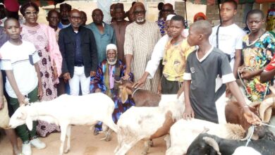 Photo of Célébration de la Tabaski- Augustin Thiam soulage plusieurs familles démunies à Yamoussoukro