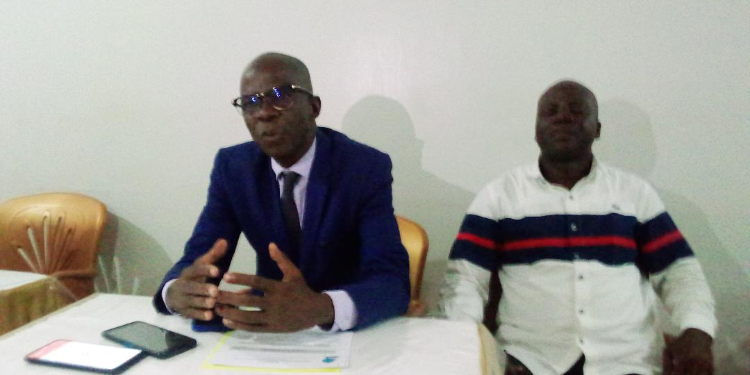 Assisté de son secrétaire génér Jual,nior Djoto, président de la Femured-CI (Fédération des mutuelles des régions et Districts de Côte