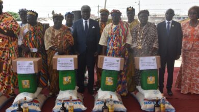 Photo of District d’Abidjan – Le Président Ouattara fait don de 650 millions de kits alimentaires aux populations défavorisées