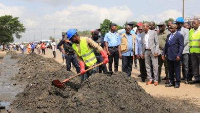 Photo of En prélude aux saisons de pluies- Bouaké Fofana lance des travaux de curage de caniveaux