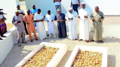 Photo of An 2 du décès l’ex-Premier ministre-Moustapha Fall sur la tombe d’Hamed Bakayoko