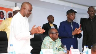 Photo of Dédicace du livre « Fanny Ibrahima, disciple d’Alassane Ouattara. Du sport à la politique’’ à Bouaké-Amadou Koné offre 500 livres aux populations