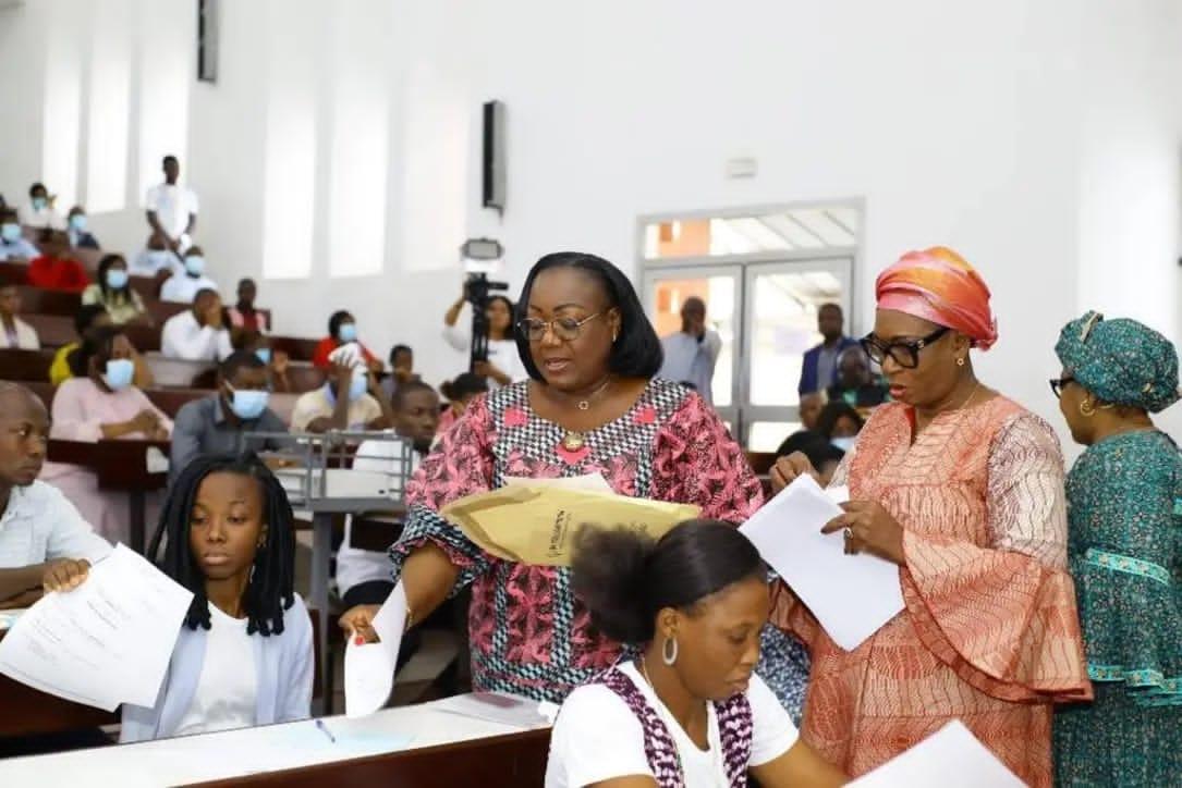 La ministre de la fonction publique, au lancement des présélections des concours d’entrée à l’ENA a dit ceci : « J'invite les candidats