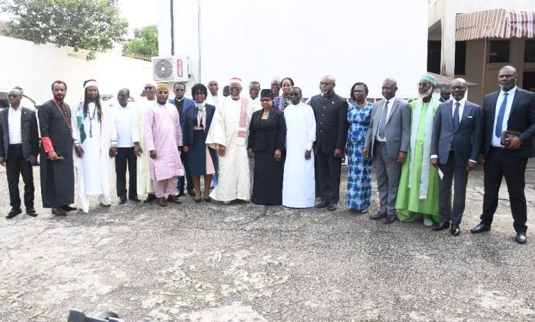 Photo of Élections sénatoriales-Des guides religieux appellent Chantal Nanaba Camara à s’appuyer sur la loi et la pensée de Dieu