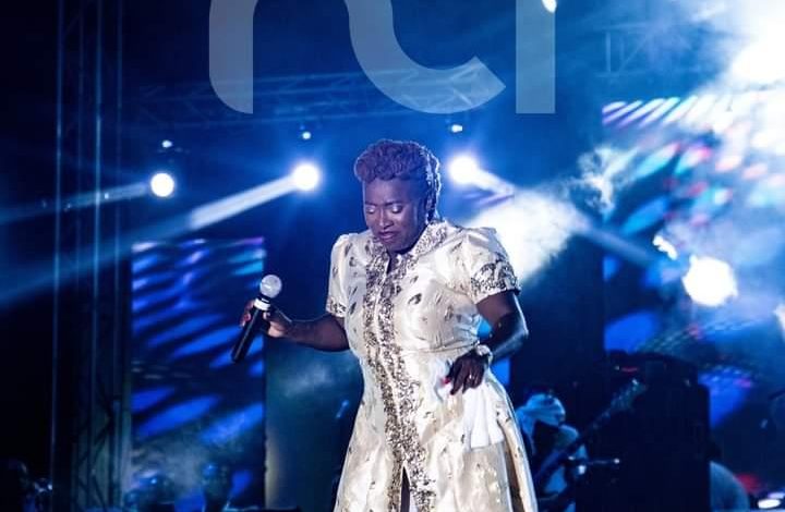 Photo of Concert religieux-Geneviève Brou communie avec son public