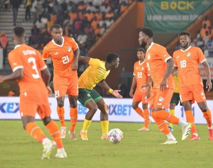 Dans l’enceinte du stade Félix Houphouët Boigny rénové, Les Éléphants “commando en construction” ont livré deux matchs amicaux de haut