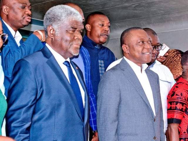 Le Premier ministre, ministre des Sports et du Cadre de Vie, Robert Beugré Mambé ont effectué, mardi 26 décembre 2023, une visite