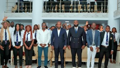 Photo of Caravane des bibliothèques – Dr Konadjé offre une centaine de livres