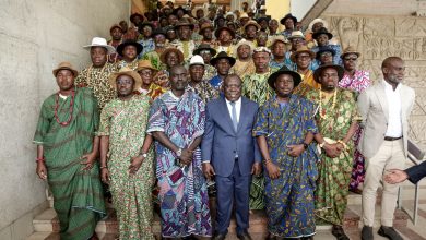Photo of Appui aux gardiens de la tradition dans le district autonome d’Abidjan- Bacongo Cissé en cohérence avec les actions du chef de l’État en faveur de tous les rois et chefs traditionnels de Côte d’Ivoire