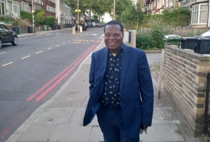 Photo of Depuis l’Angleterre – Comment l’artiste Saint Koff se prépare pour venir dire au revoir à Bédié