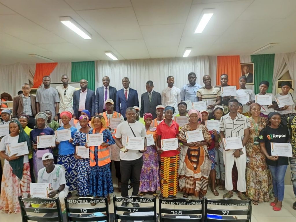 Une cérémonie de reconnaissance et de célébration, marquée par la remise d'attestations aux jeunes bénévoles de la région du Haut-Sassandra