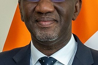 Photo of Les coulisses des JO- Le ministre Souleymane Diarrassouba visite le stand de la Côte d’Ivoire à la Station Afrique