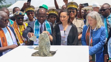 Photo of Musée archéologique de Singrobo-Ahouaty-  Françoise Remarck et Anne Lugon-Moulin posent la première pierre