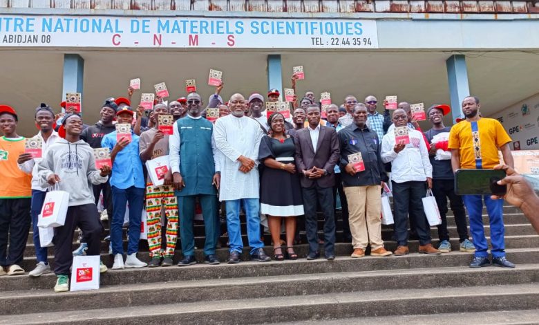 Photo of Dédicace de « Canputschfoot : du coup d’éclat au coup d’État » : Alafé Wakili dit ‘’ NON’ aux coups d’État