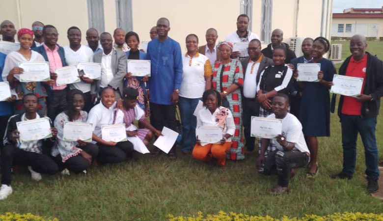 Photo of Bouaké : Formation d&rsquo;une dizaine de journalistes sur l&rsquo;écriture radiophonique