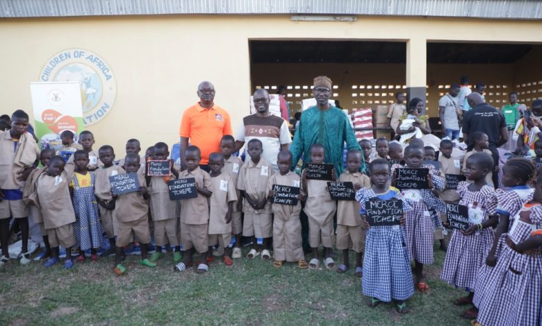 Photo of Rentrée scolaire 2024-2025  – La Fondation Tchépé fait divers dons à 600 élèves de Ponvogo.