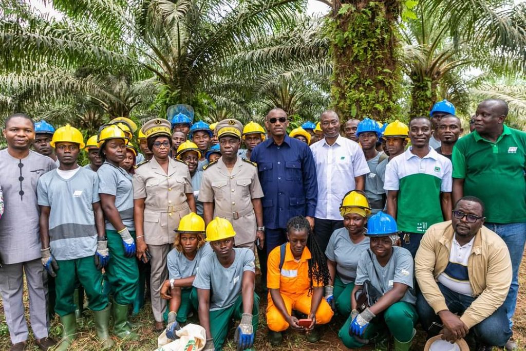 Dans la matinée du samedi 31 août 2024, peu avant la remise de chèques aux bénéficiaires des programmes Thimo et Agr, le ministre Mamadou