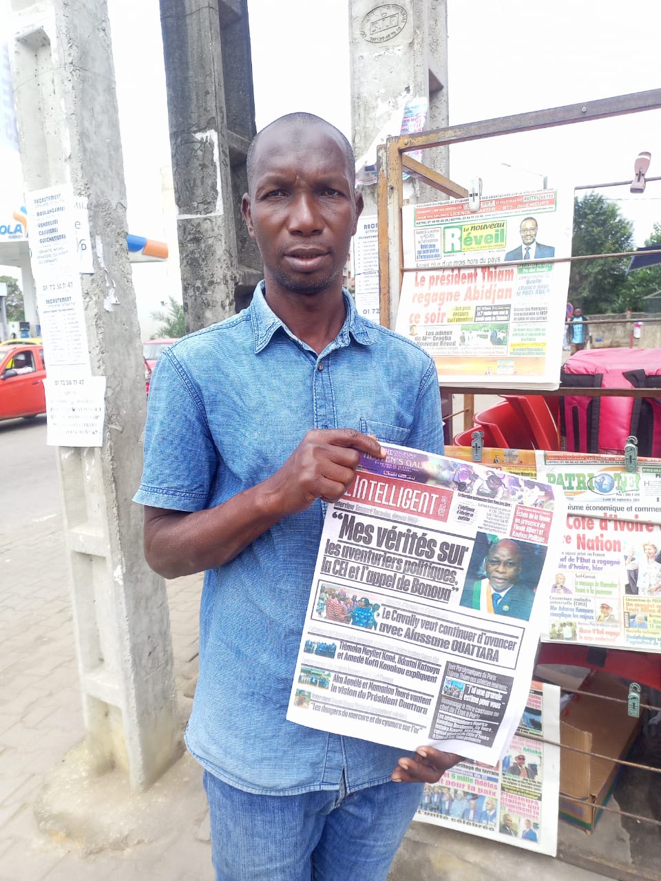 En marge du 21è anniversaire de L’Intelligent d'Abidjan, Diallo Mamadou, revendeur de journaux depuis 1996 aux 2 Plateaux a souligné