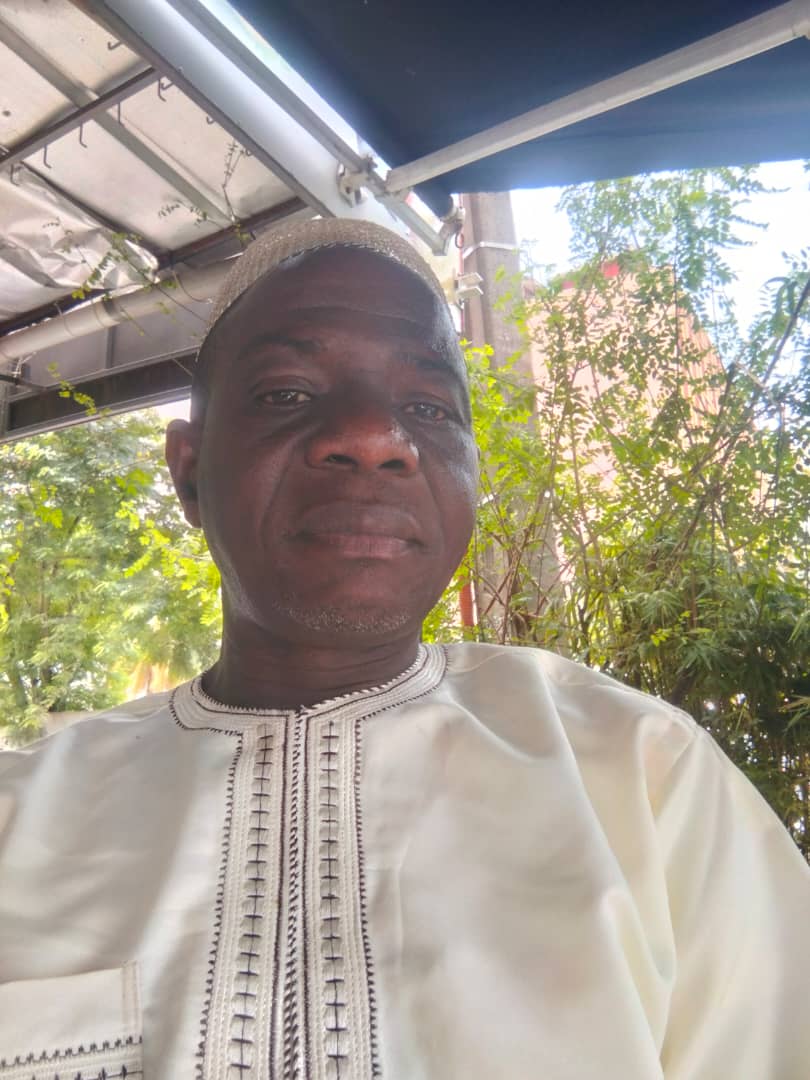 Réagissant au 21 ans de L'Intelligent d'Abidjan, Fofana Vadama, Imam de la Mosquée Fofana Mohamed 2 Plateaux les oliviers, a demandé